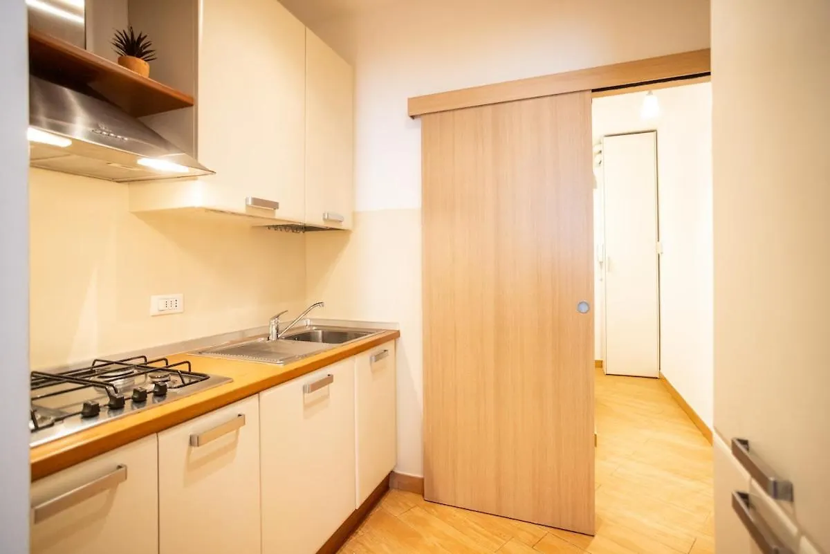Centrale-Duomo 10Min - Studio 40M2 - Metro 1Min Milan Apartment